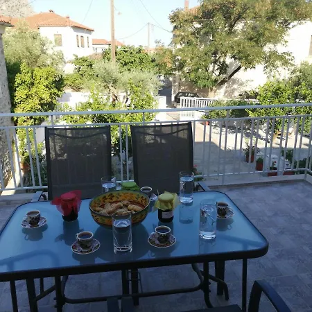 Sunny Cozy House With Grand Courtyard *