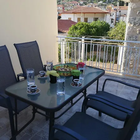 Apartmán Sunny Cozy House With Grand Courtyard