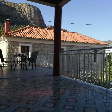Apartmán Sunny Cozy House With Grand Courtyard