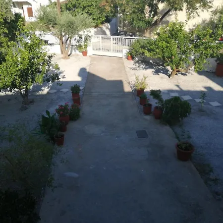 Sunny Cozy House With Grand Courtyard Appartement *