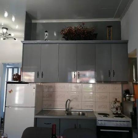 Sunny Cozy House With Grand Courtyard * Leonídion