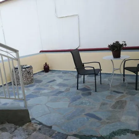 Apartment Sunny Cozy House With Grand Courtyard