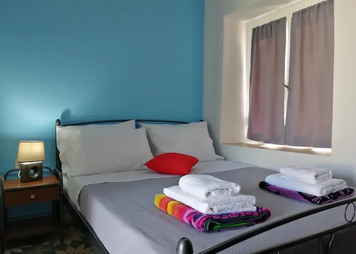 Διαμέρισμα Sunny Cozy House With Grand Courtyard *