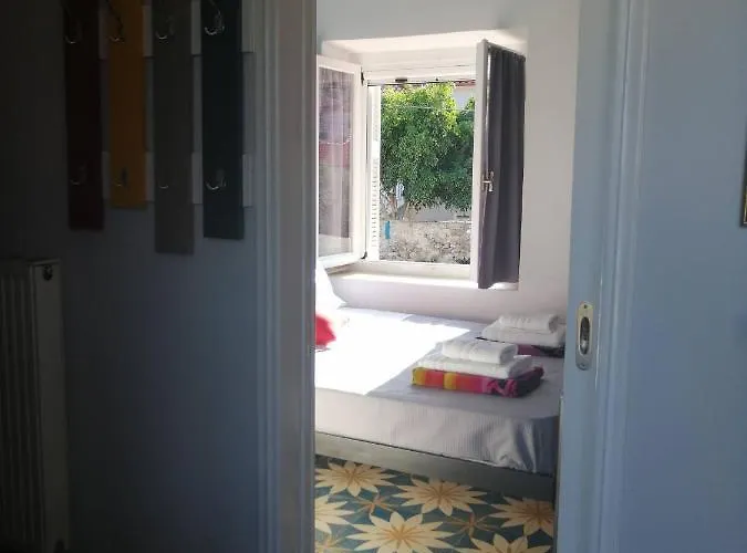 Διαμέρισμα Sunny Cozy House With Grand Courtyard Λεωνίδιο