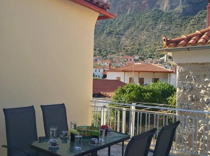 Sunny Cozy House With Grand Courtyard Appartamento